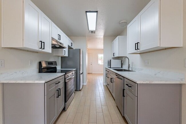 Building Photo - 9746 E Sascha St