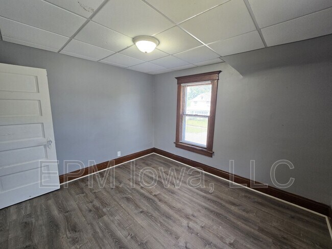 Building Photo - 1311 W 2nd St