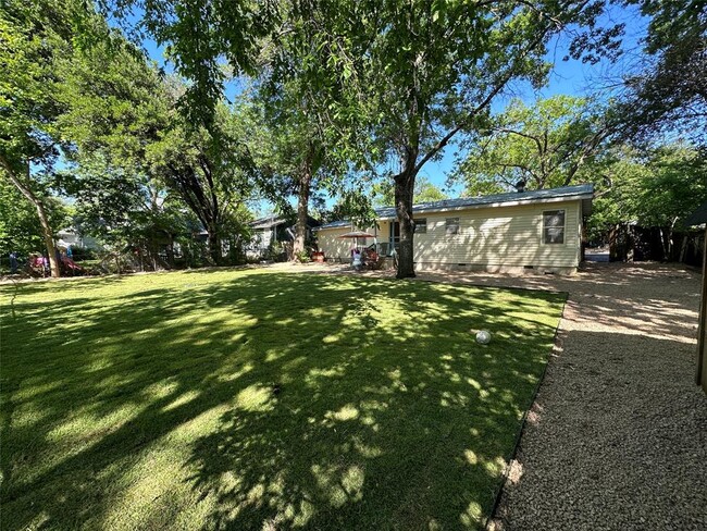 Primary Photo - 6004 Woodview Ave