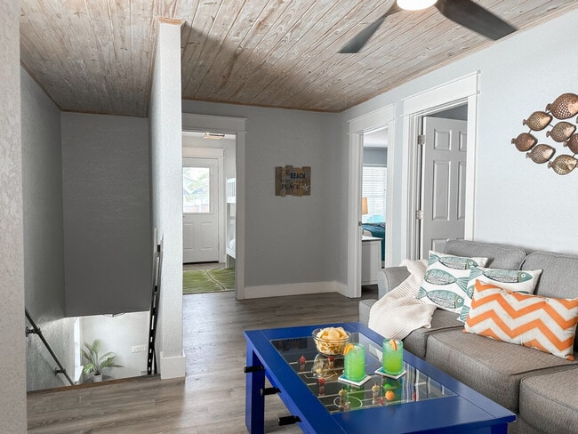 Building Photo - 94 Cobia St