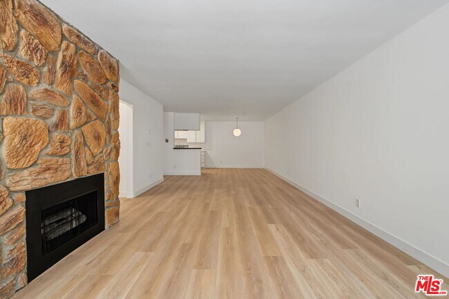Building Photo - 16169 Sunset Blvd