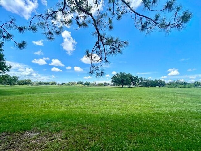 Building Photo - WEDGEFIELD GOLF COURSE VILLA