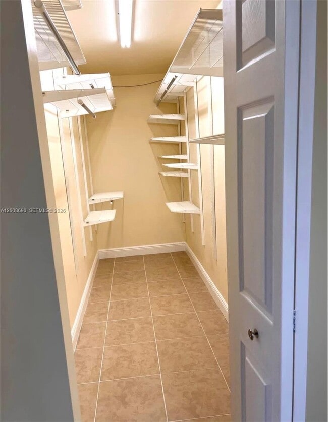 Building Photo - 10881 N Snapper Creek Dr