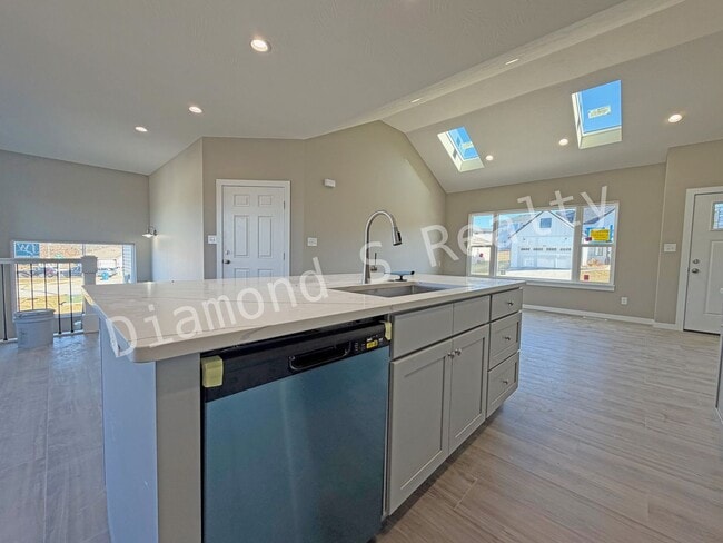 Building Photo - New Construction!  Gorgeous Home with All The Things!