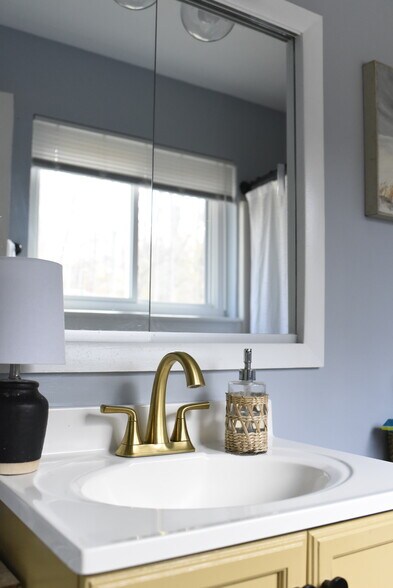 Building Photo - 1113 Ardmore Dr