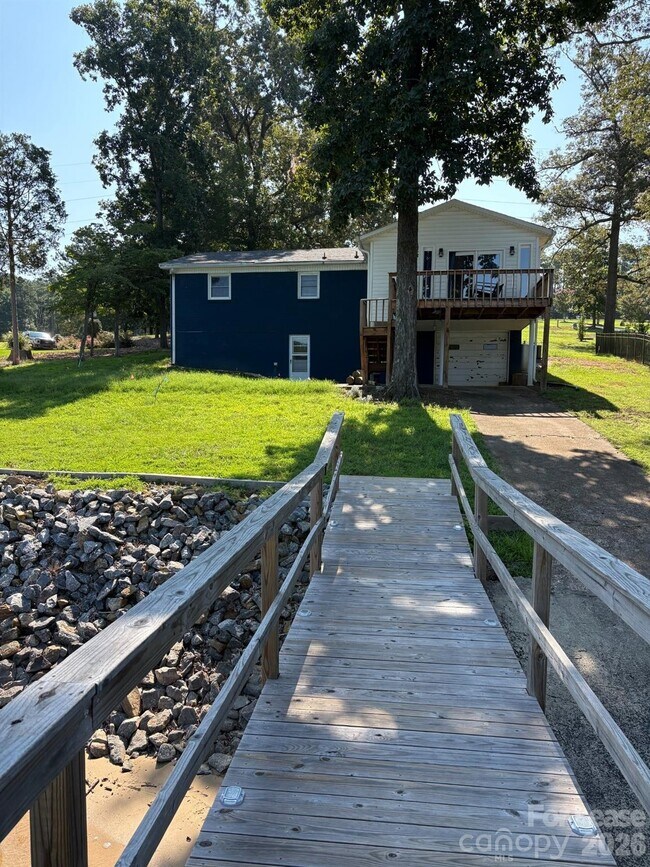 Building Photo - 7750 Anglers Wy