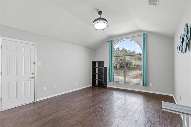 Building Photo - 4215 Bent Oaks Dr