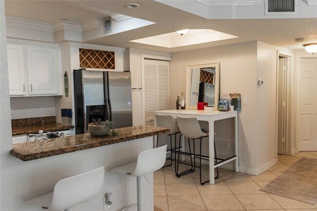 Building Photo - 151 NE 16th Ave