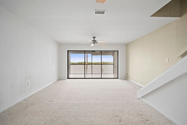 Building Photo - Stunning 2-bedroom, 2-bathroom condo with ...