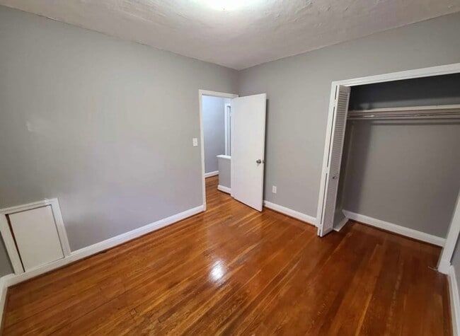 Building Photo - 3 Bedroom Townhouse located in Frankford-Baltimore city