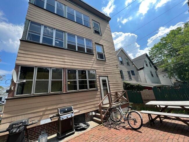 Building Photo - 21 Cameron Ave
