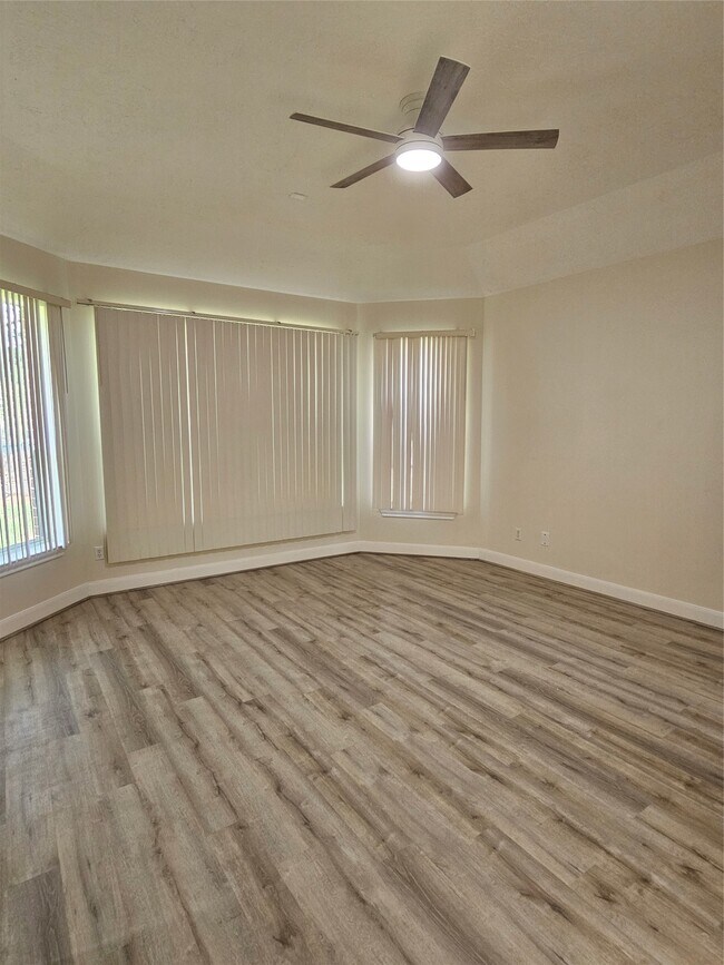 Building Photo - 12503 Rosewood Way Ln