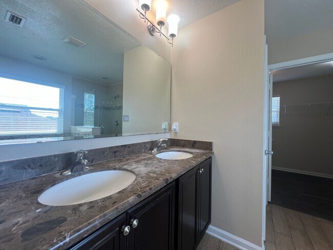 Building Photo - Stunning & Spacious  2 story home COMING S...