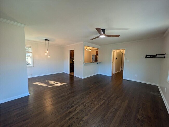 Building Photo - 1853 Boulderview Dr SE