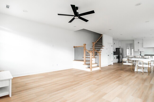Building Photo - 1599 Brooks Ave