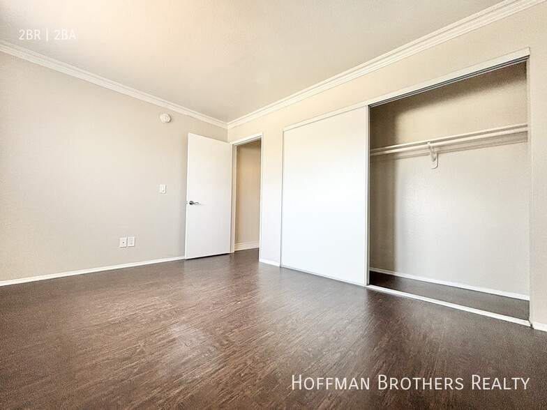 Building Photo - 227 S Carondelet St