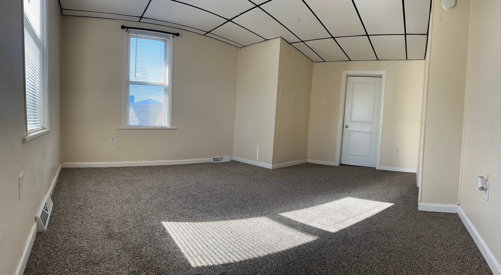 Building Photo - 134 Sherman St