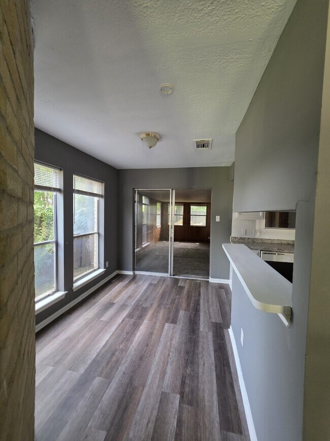 Building Photo - 22819 Carter Gate Dr