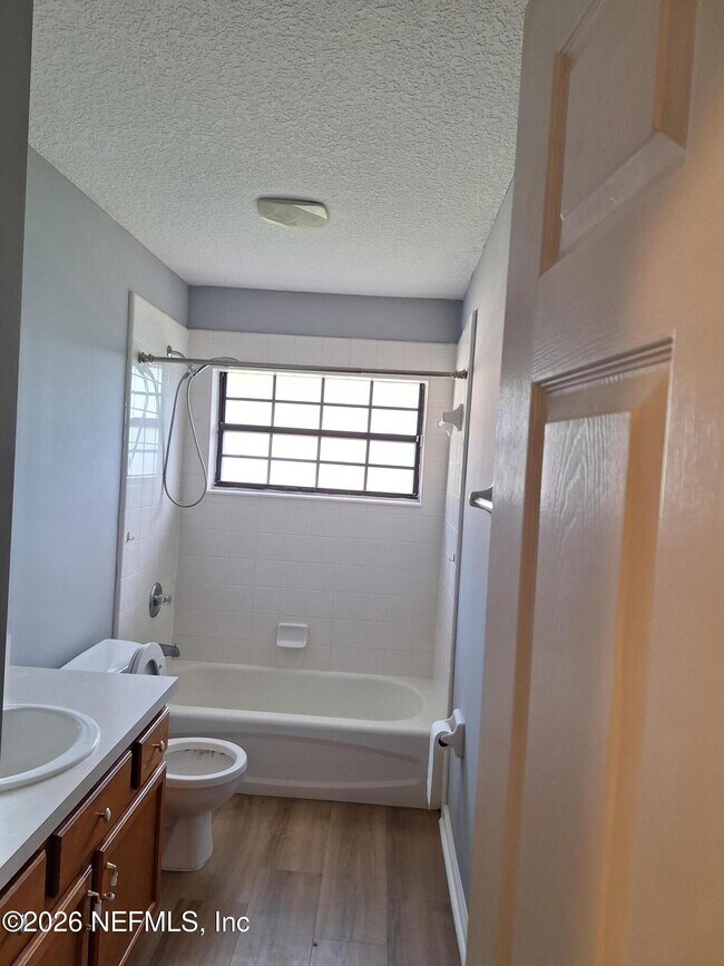 Building Photo - 513 White Jasmine Way