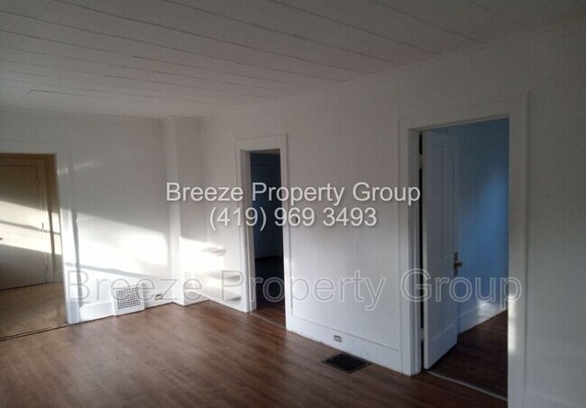 Primary Photo - 2050 Berdan Ave
