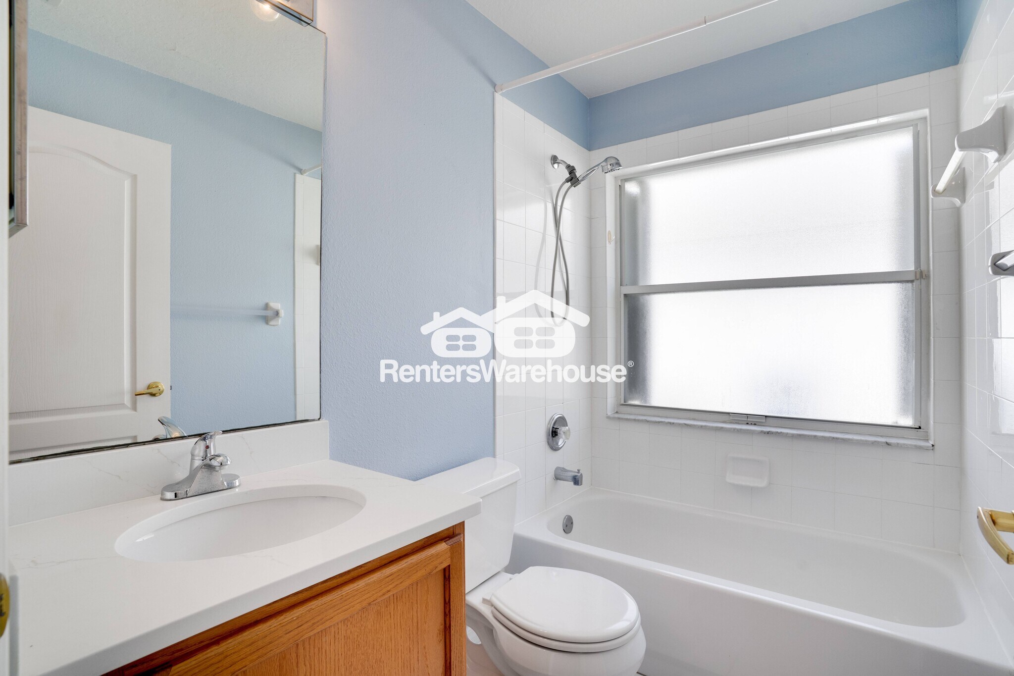 Building Photo - 14950 Hidden Oaks Cir