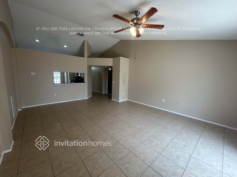 Building Photo - 5261 English Dr