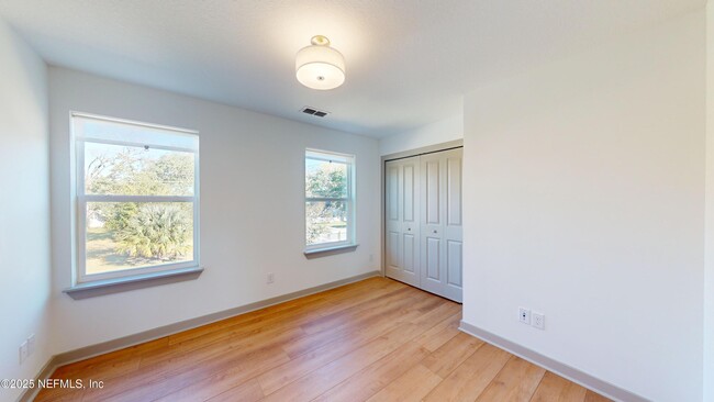 Building Photo - 966 Ingleside Ave