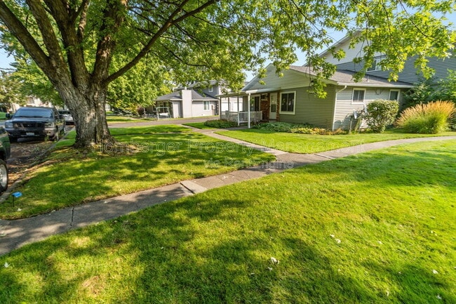 Building Photo - 4417 S Sheri Ct