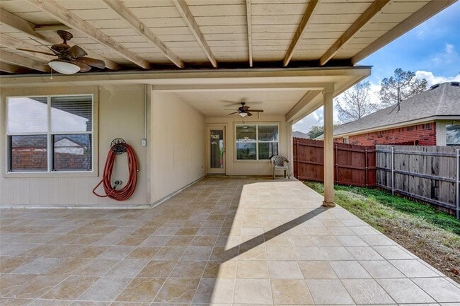 Building Photo - 834 Dark Horse Ln