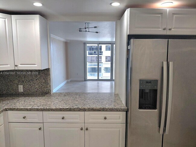 Building Photo - 5701 Collins Ave