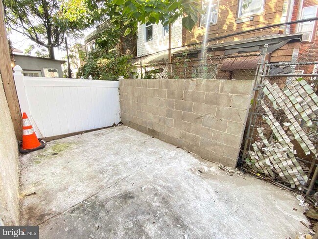 Building Photo - 3050 Hartville St