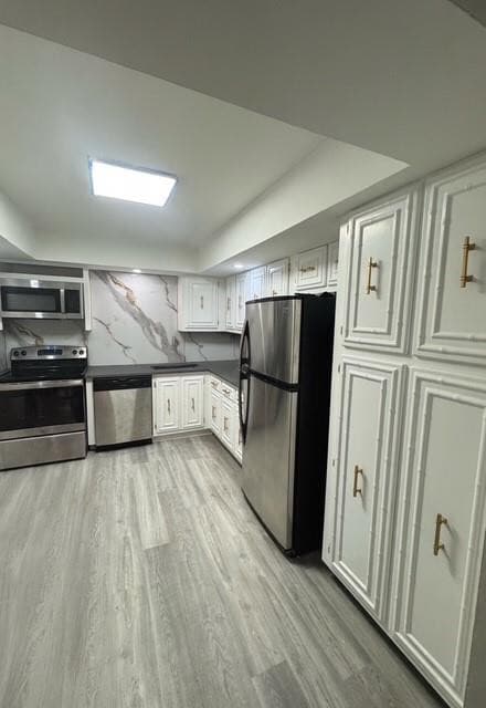 Building Photo - 800 Parkview Dr