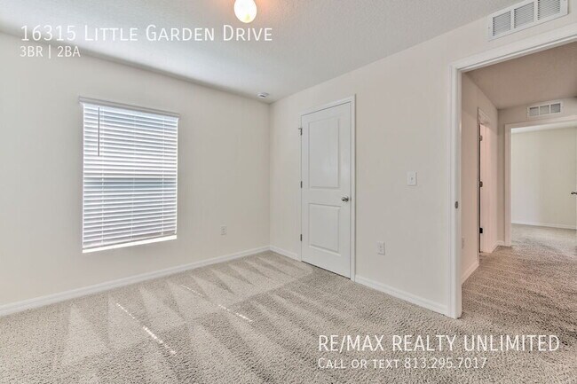Building Photo - 16315 Little Garden Dr