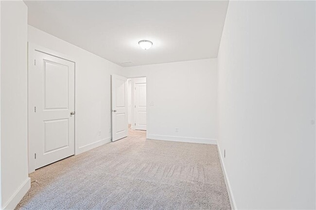 Building Photo - 6256 Hillandale Dr