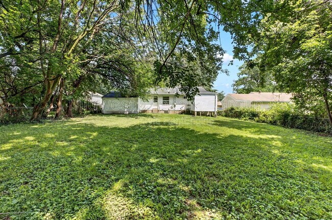 Building Photo - 10027 Lilac Ave