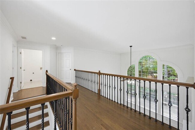 Building Photo - 735 Westwind Ln