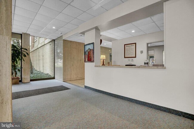 Building Photo - 4401 Roland Ave