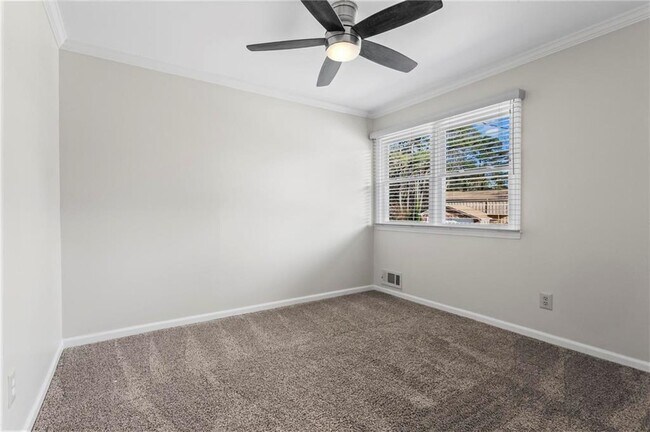 Building Photo - 1106 Aurora Ct