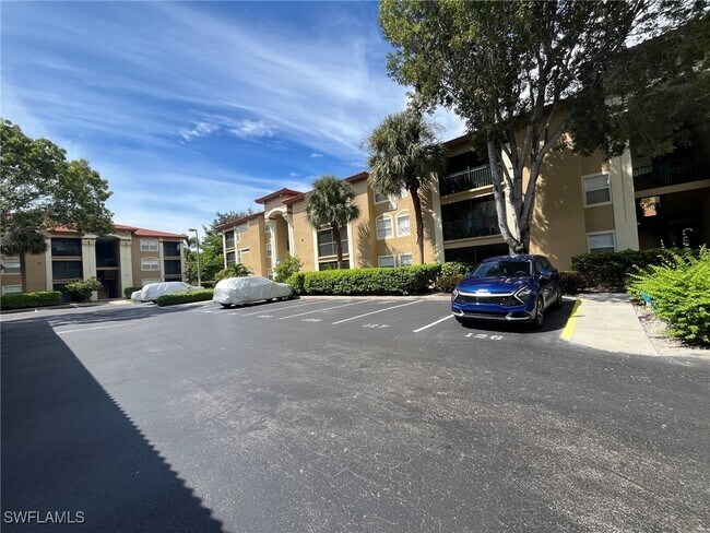 Building Photo - 8950 Colonnades Ct E