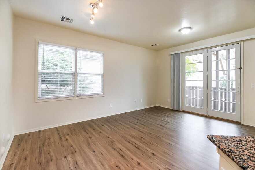 Building Photo - 5710 S 21st Pl