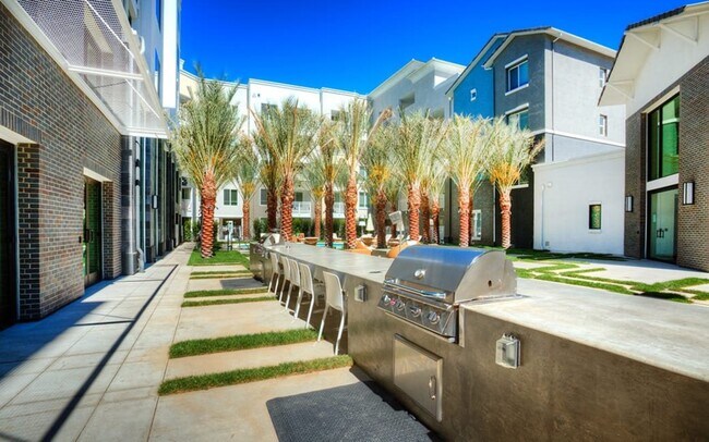 Building Photo - 6701 Eton Ave