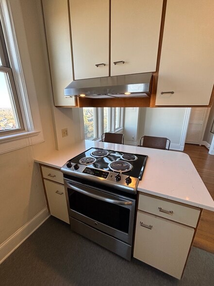 Building Photo - 2068 Walton Way