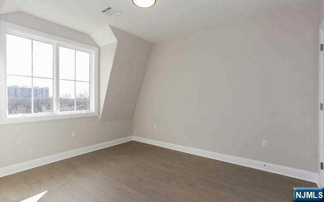 Building Photo - 555 10th St