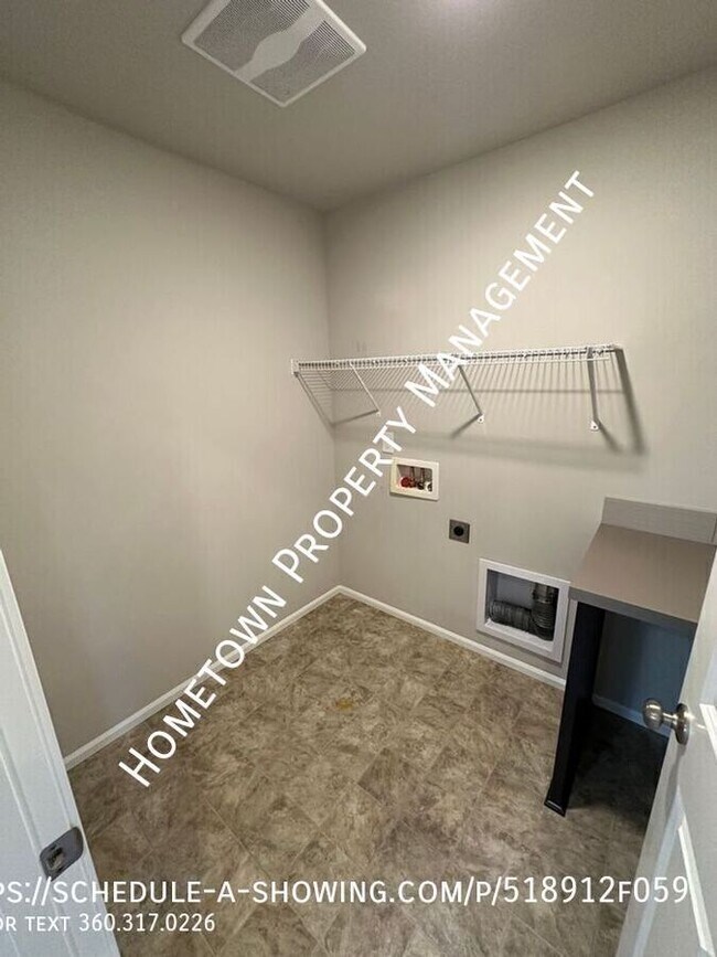 Building Photo - 6918 Honeylocust Ct NE