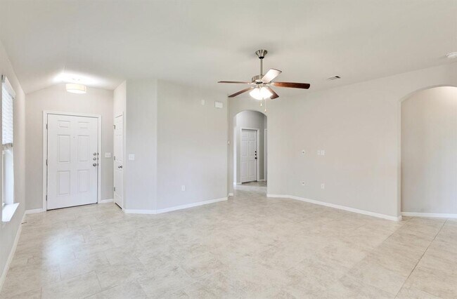 Building Photo - 145 Pine Island Ln