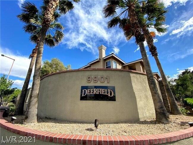 Building Photo - 9901 Trailwood Dr