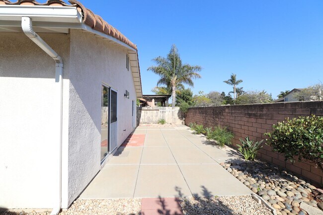 Building Photo - Great Three Bedroom Home