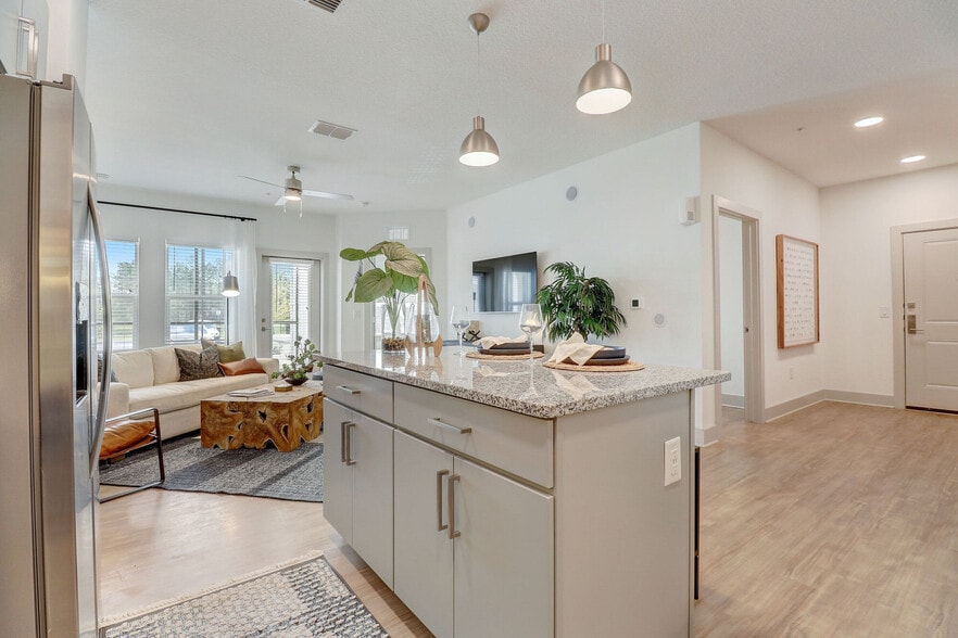 The Vantage Apartments 7960 Merchants Way Jacksonville FL 32222