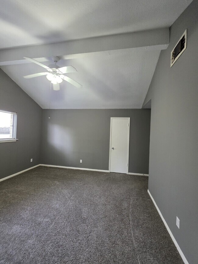 Building Photo - 22819 Carter Gate Dr