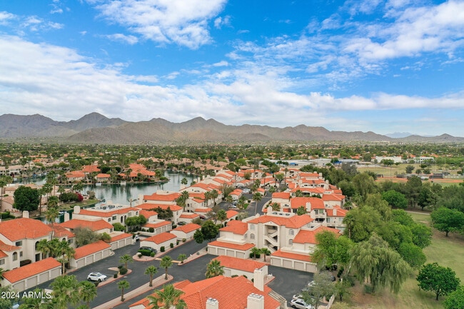 Building Photo - 10080 E Mountainview Lake Dr